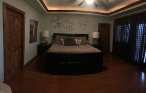 5 bedrooms, iron/ironing board, WiFi, bed sheets - Beautiful centrally Located 5BR home in Black Hills! (Piedmont)