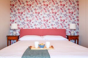 2 quartos, ferros/tábuas de passar roupa, Wi-Fi de cortesia