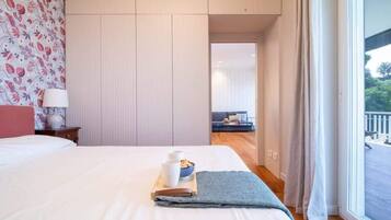 2 bedrooms, iron/ironing board, free WiFi, bed sheets