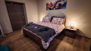 1 bedroom, iron/ironing board, travel cot, free WiFi
