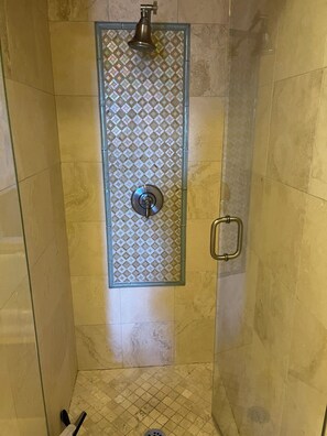 Jetted tub, hair dryer, towels, soap