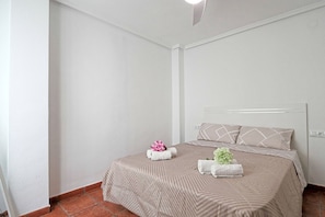 2 bedrooms, iron/ironing board, free WiFi, bed sheets - 063 - Club Náutico 006 - comfortHOLIDAYS (Santa Pola)