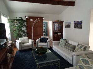 TV connectée, table de tennis de table