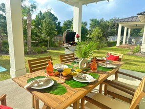 Outdoor dining - Pool + Hot Tub + Tennis + Gym + Grill (Baldwin County)