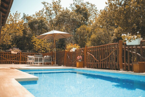 Seasonal outdoor pool - Carevic Resort & Villas (Krimovica)