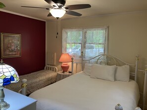 4 Schlafzimmer, Bügeleisen/Bügelbrett, WLAN, Bettwäsche