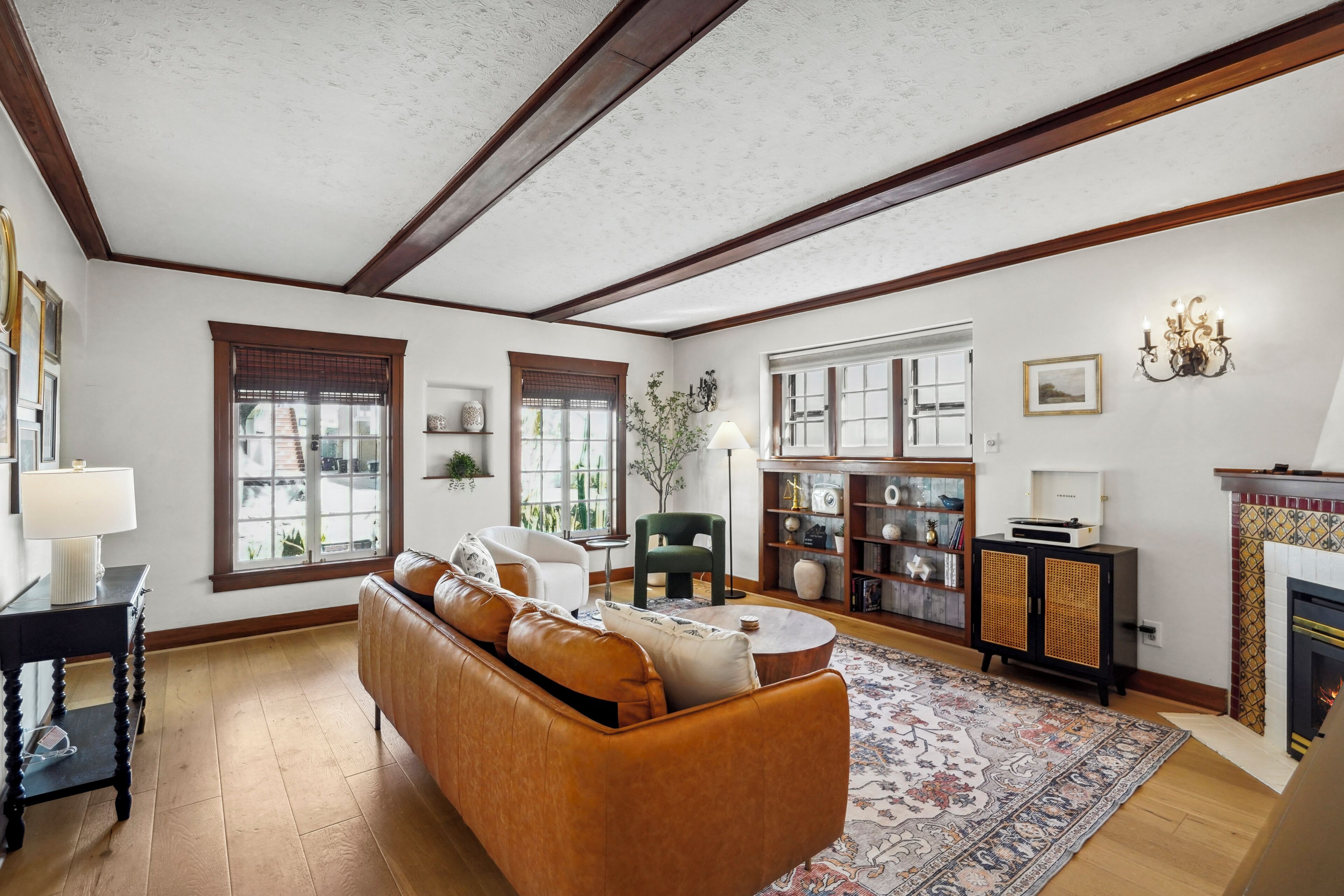 Smart TV, chimenea y videojuegos 