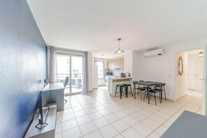 Interior - Large, bright apartment with balcony – Villeurbanne (Villeurbanne)