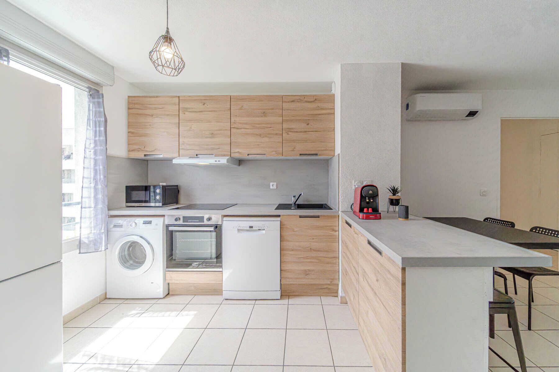 雪櫃、微波爐、焗爐、爐具