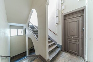 Interior - 🏠 Charming Duplex in the Heart of Lyon – Ideal for 2 travelers 🌟 (Lyon)