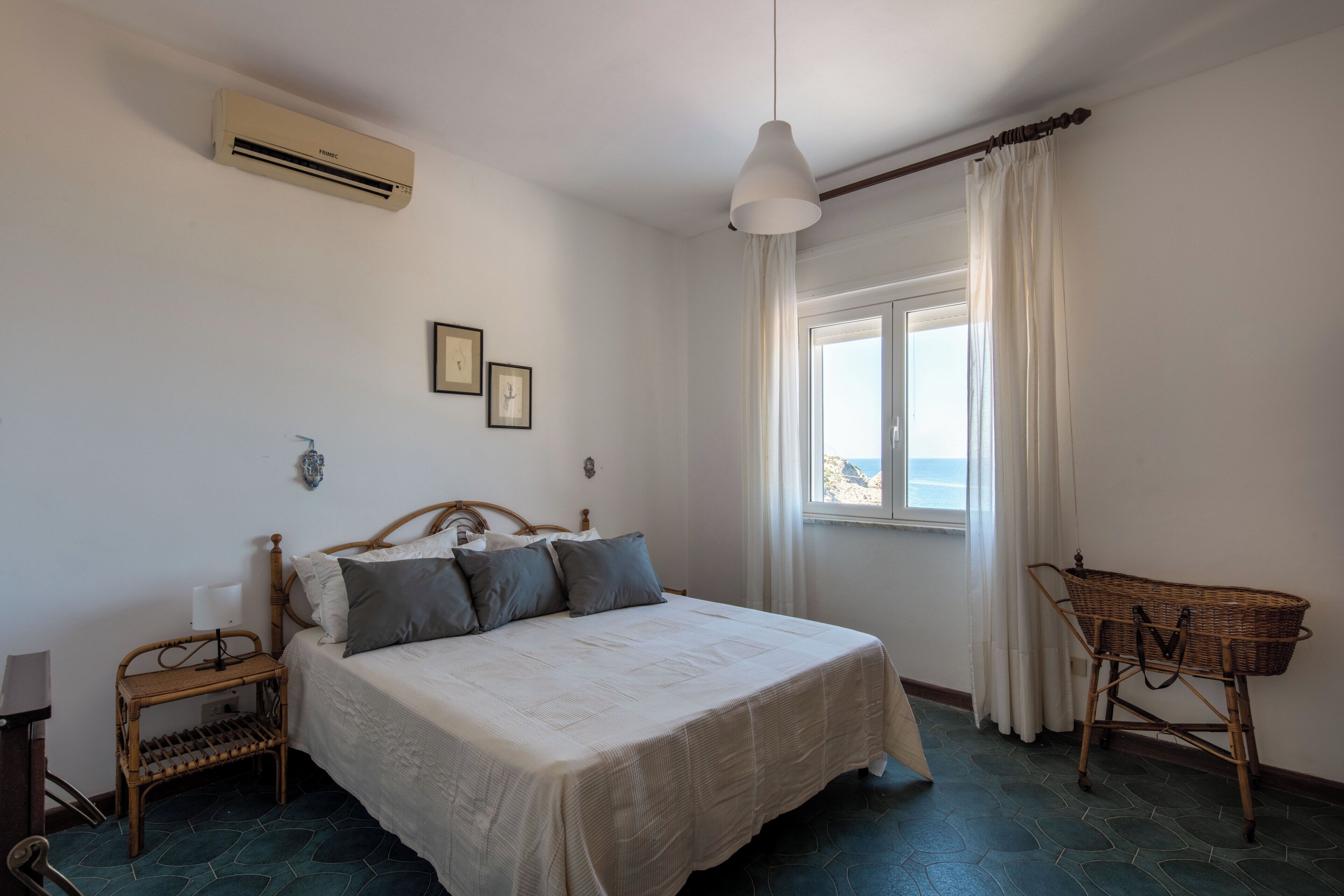 House, Garden View | 4 bedrooms, iron/ironing board, free WiFi, bed sheets