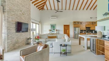 Luxury Penthouse, Sea View, Beachfront | In-room safe, iron/ironing board, free WiFi, bed sheets