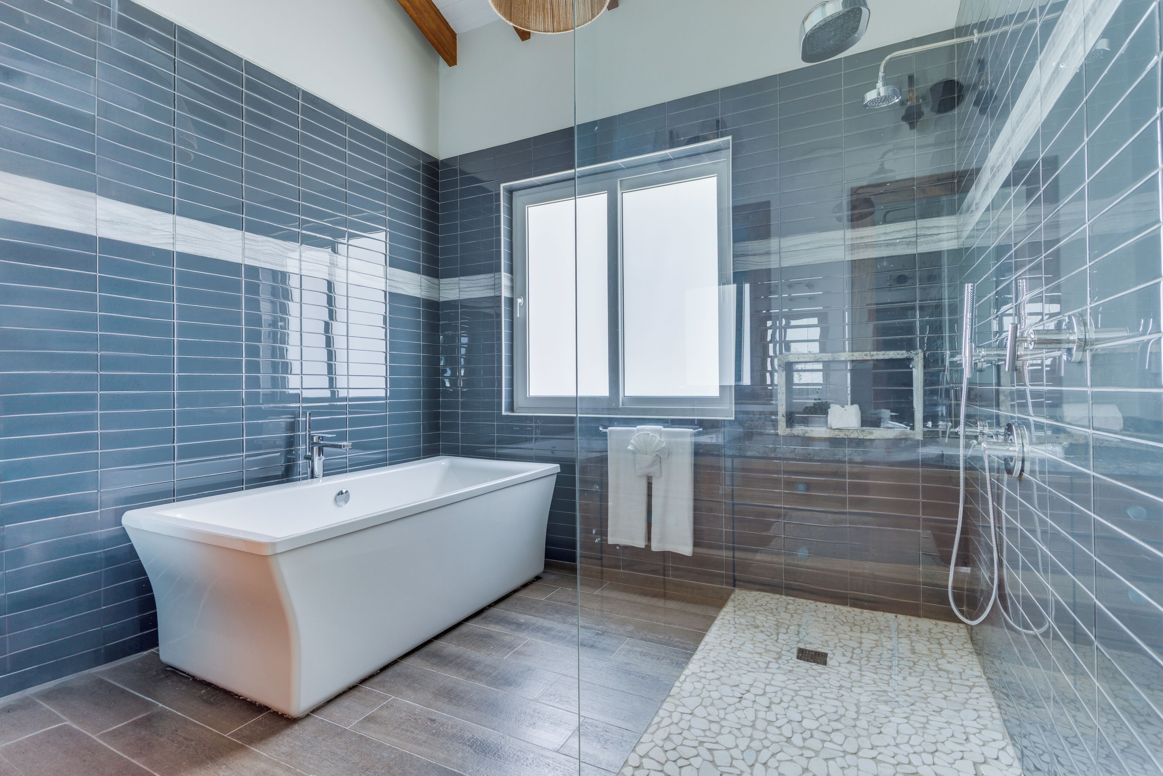 Luxury Penthouse, Sea View, Beachfront | Bathroom | Hair dryer, towels, soap, shampoo