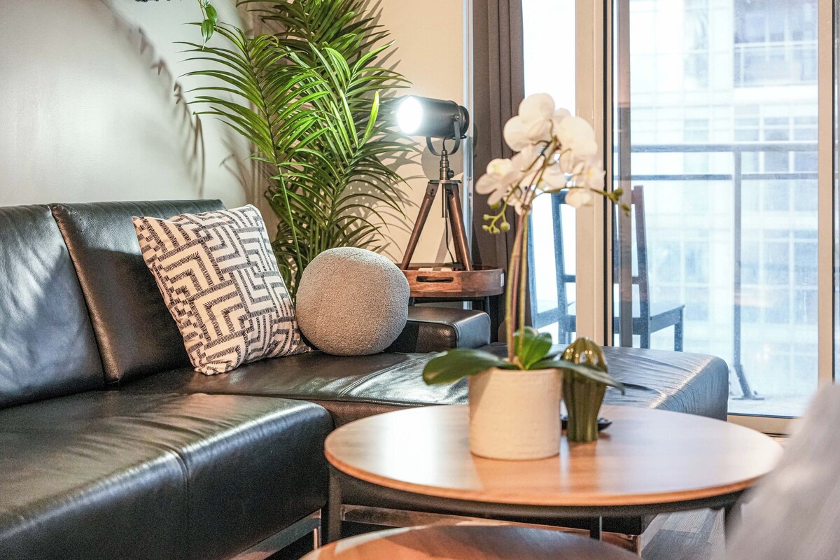 Condo clássico | Wi-Fi de cortesia, roupa de cama