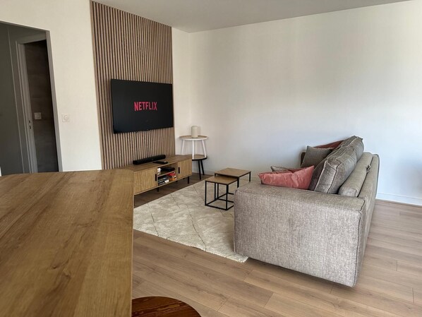 Smart TV - Appartement Jo 2024 Paris -roissy Cdg-disney (Villiers-le-Bel)
