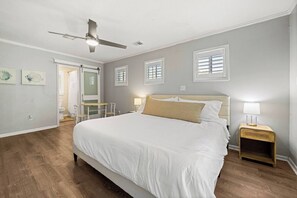 2 bedrooms, desk, iron/ironing board, free WiFi