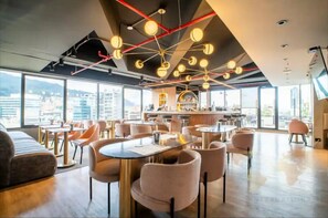 Bar (in der Unterkunft)