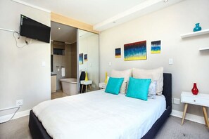 1 slaapkamer, een bureau, een strijkplank/strijkijzer, gratis wifi