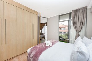 1 bedroom, desk, iron/ironing board, free WiFi