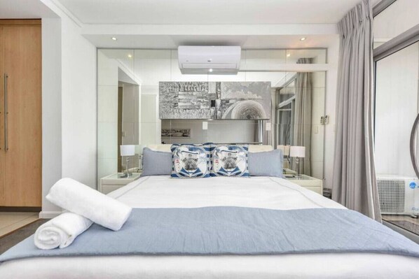 3 bedrooms, desk, iron/ironing board, free WiFi