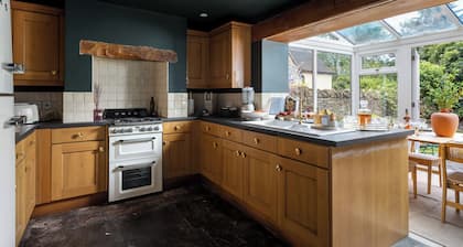 Chipping Campden Shabby Chic on Famous High Street