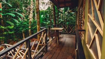 Chambre Quadruple Premium | Coin séjour