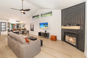 スマートテレビ、暖炉、PC モニター、プリンター