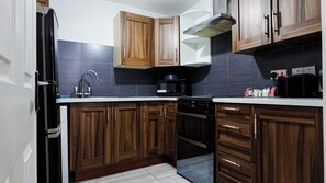 Apartment | Private kitchen - The Luxury Old Trafford Apartment  (Manchester)