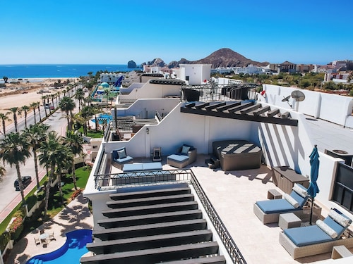 CABO PENTHOUSE CONDO - Rooftop deck with Private Jacuzzi at Puerta Cabos Village