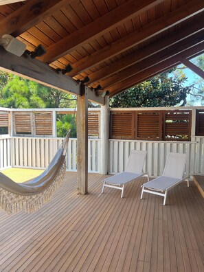 Terrace/patio - Coastal Treehouse, Heart of Destin! Walk to beach! Massive Balcony w/ Lake Views (Destin)