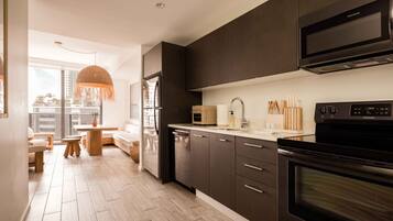 Fridge, microwave, oven, dishwasher