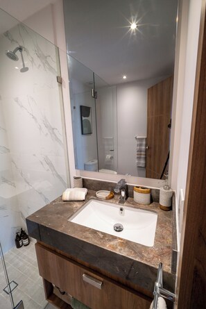 Hair dryer, towels, soap, shampoo - 7 Floor Mountain Views! 3 Bedroom New Luxury Condo (Puerto Vallarta)