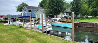 Pointe Haven,  
right off the North Channel
WITH OR WITHOUT PONTOON!
480/330