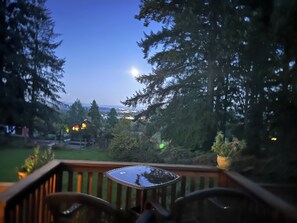 Property grounds - Private, 3 Acre Vashon Island Getaway with Spectacular Views - Sleeps 12! (Vashon)