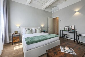 1 habitación, tabla de planchar con plancha y wifi 