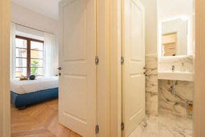 Dusche, Haartrockner, Bidet, Handtücher