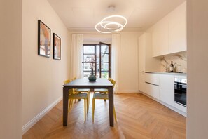 Dining - Modern Florentine Terrace (Florence)