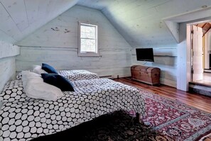 2 bedrooms, bed sheets