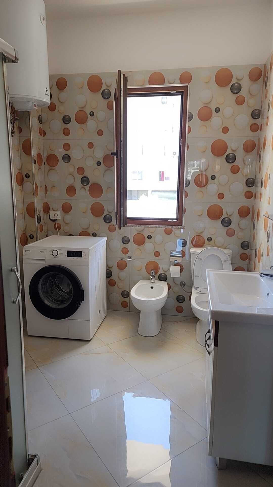 Ducha, bidet, papel higiénico