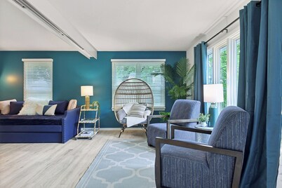 Wayzata Colorful Home w/ Office!