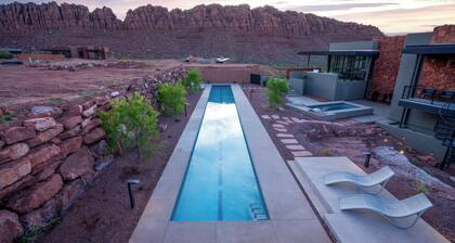 Luxury Service 5 Bedrooms - Sleeps 10 – Private Pool - Daily HSK