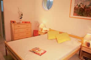 3 bedrooms, iron/ironing board, WiFi