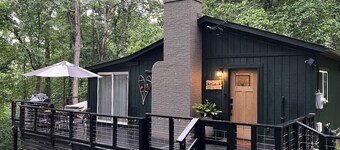 Lakota Cabin ~ mountain retreat • Hot tub • EV Charger 