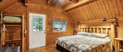 1 Schlafzimmer, Schreibtisch, Bügeleisen/Bügelbrett, Reisekinderbett