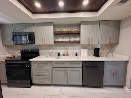 Fridge, microwave, oven, stovetop. BBQ Games, King Beds, Private Yard