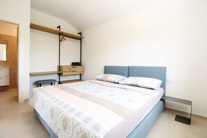 3 bedrooms, Internet