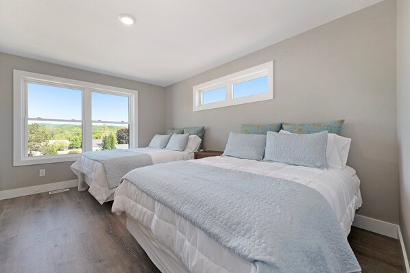 2 bedrooms, desk, iron/ironing board, free WiFi