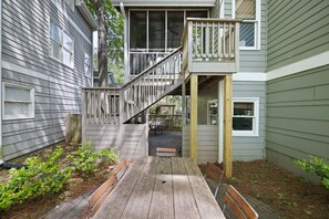 屋外ダイニングエリア