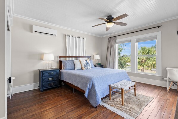 3 bedrooms, desk, free WiFi, bed sheets