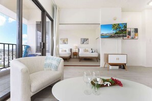 Smart TV - 38th-floor condo w/ pool, hot tub & sauna access (Honolulu)